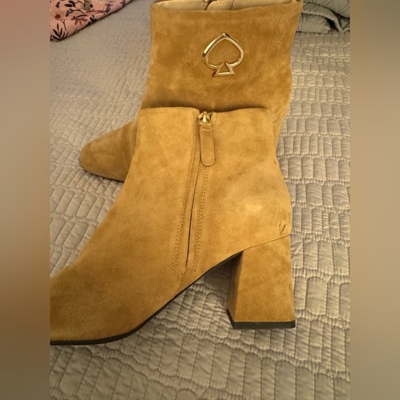 Kate Spade Alihandra Camel Suede boots Size 8M EUC Upper Leather - Picture 2 of 13